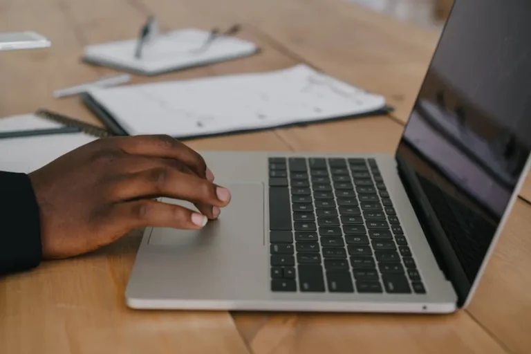 How to Use Paraphrasing Tools Properly