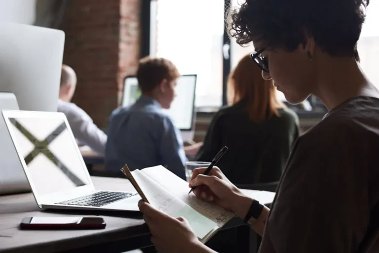 How to Write Better Research Papers Without Plagiarism